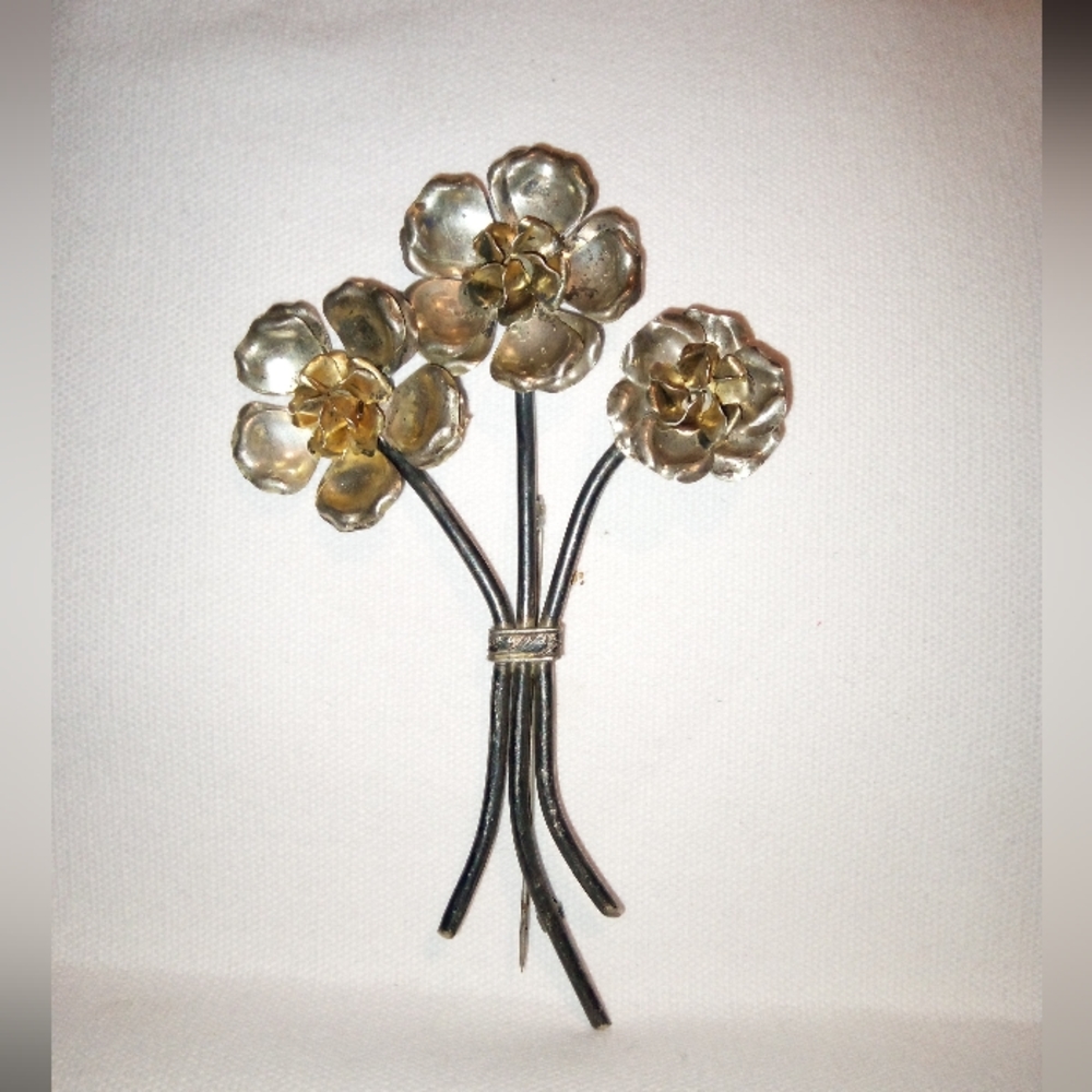 1940s Era Vintage Brooch